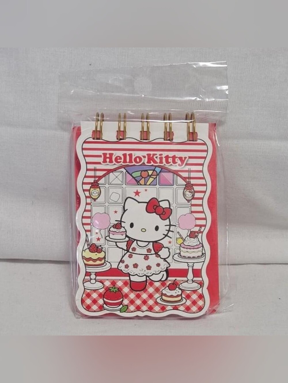 Hello Kitty bakery mini notebook
